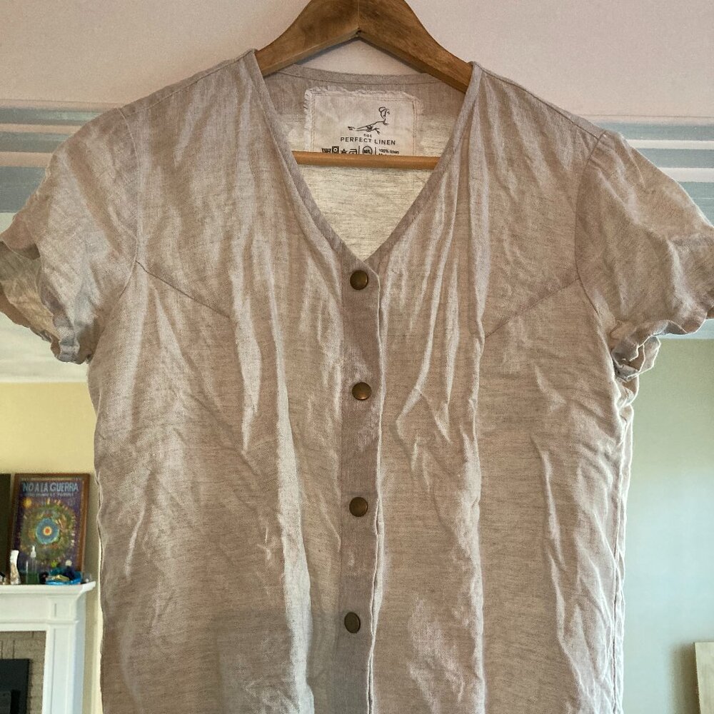 notPERFECTLINEN Getty Front Snaps Linen Top - Beige